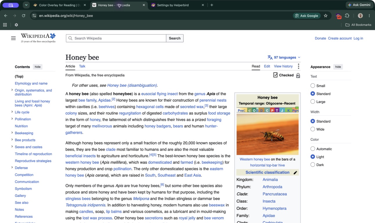 Wikipedia's Honey bee article before applying a Helperbird profile.